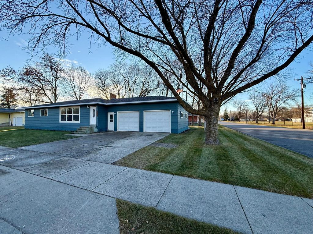 Photo of 203 8th Street SE, Barnesville, MN 56514 (MLS # 6823715)