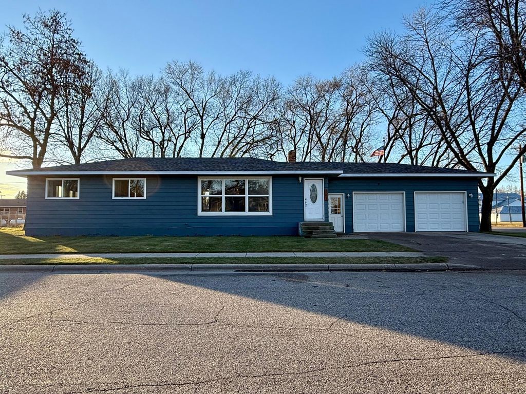 Photo of 203 8th Street SE, Barnesville, MN 56514 (MLS # 6823715)