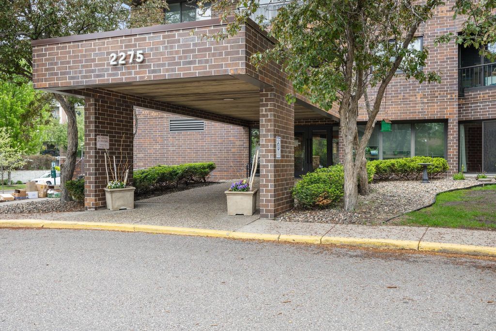Photo of 2275 Youngman Avenue #106W, Saint Paul, MN 55116 (MLS # 7077212)