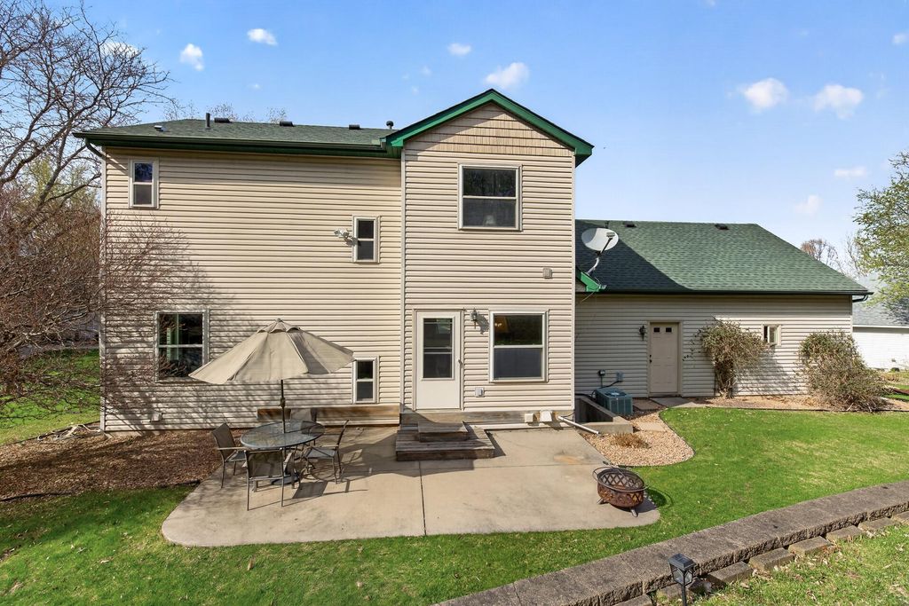 Photo of 6350 Bachman Circle, Inver Grove Heights, MN 55077 (MLS # 7058779)