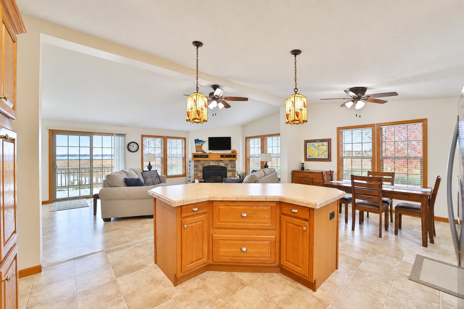 5042 White Gables Road
