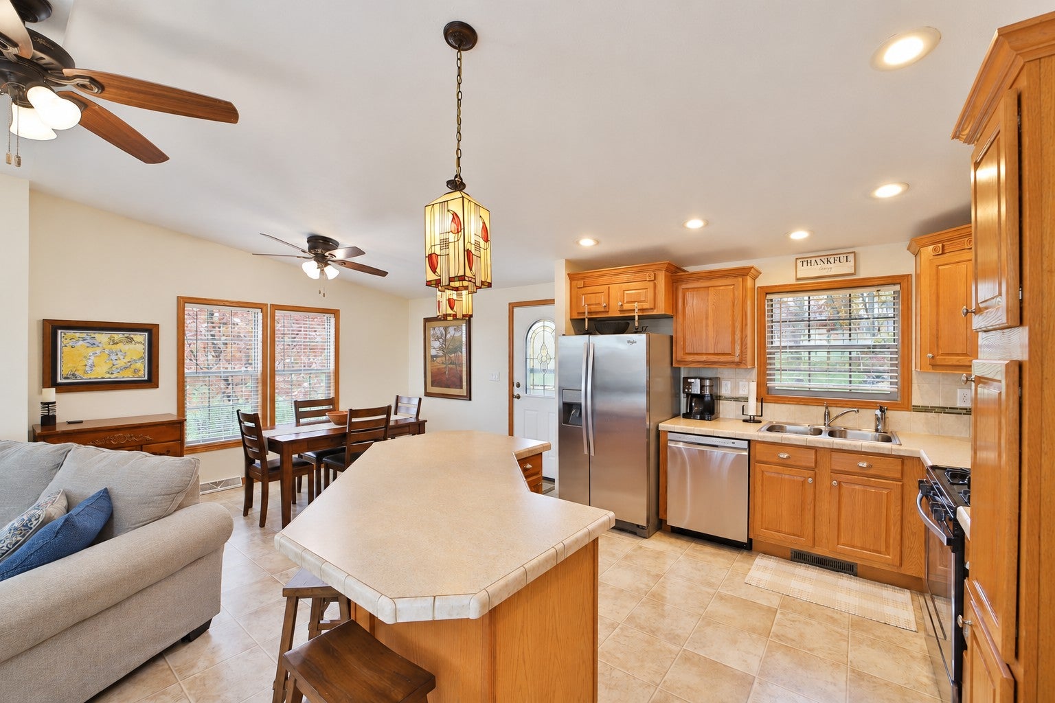 5042 White Gables Road