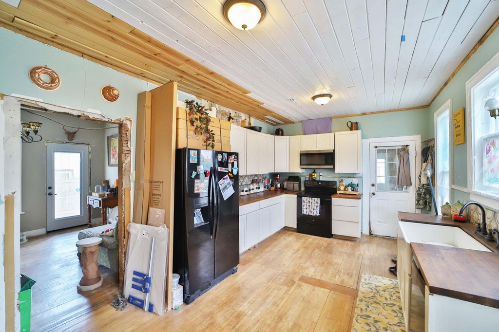 Photo of 207 7th Street NE, Staples, MN 56479 (MLS # 7064376)