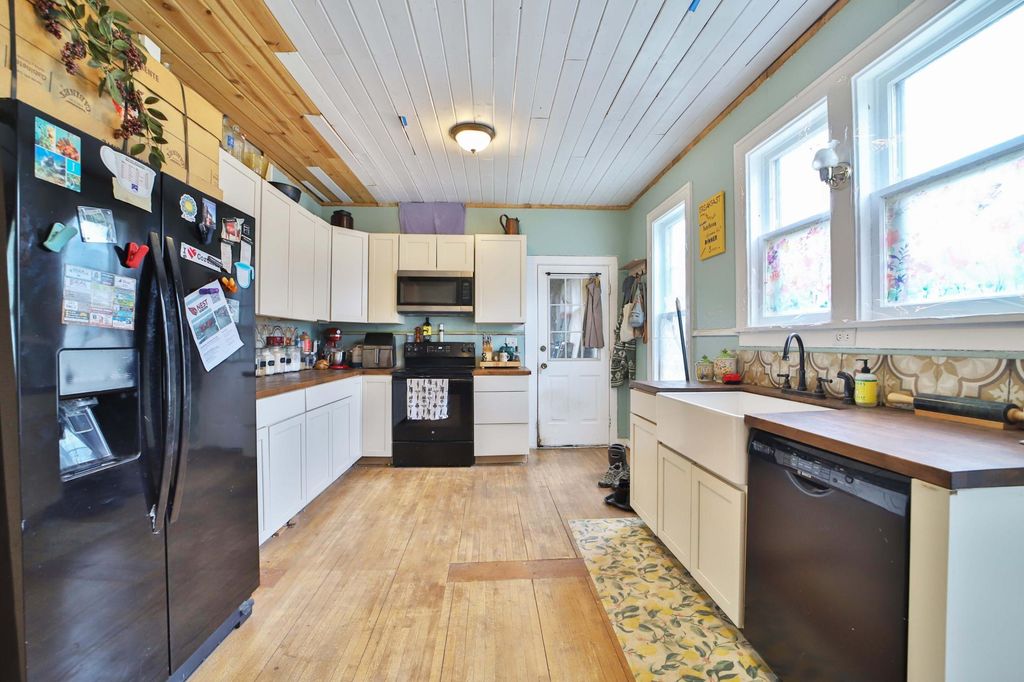 Photo of 207 7th Street NE, Staples, MN 56479 (MLS # 7064376)