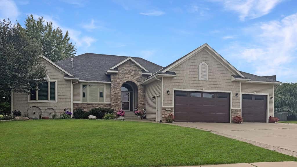 Photo of 912 Superior Drive, Northfield, MN 55057 (MLS # 7116202)
