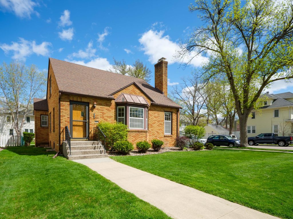 Photo of 1201 Center Street W, Rochester, MN 55902 (MLS # 7065578)