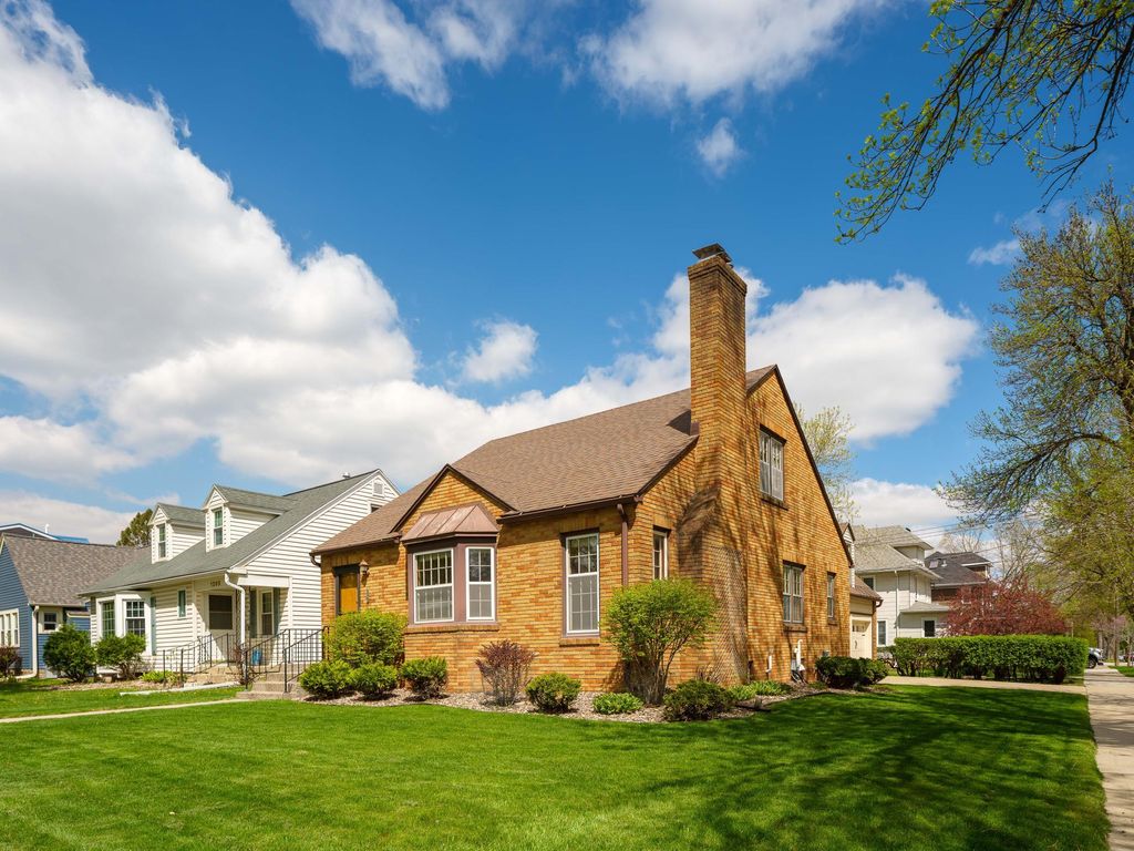 Photo of 1201 Center Street W, Rochester, MN 55902 (MLS # 7065578)