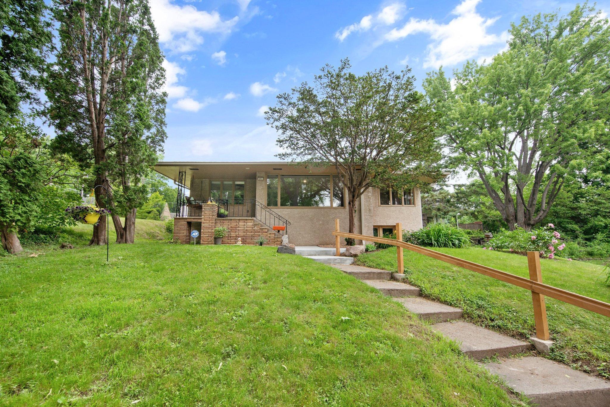 895 Humboldt Avenue