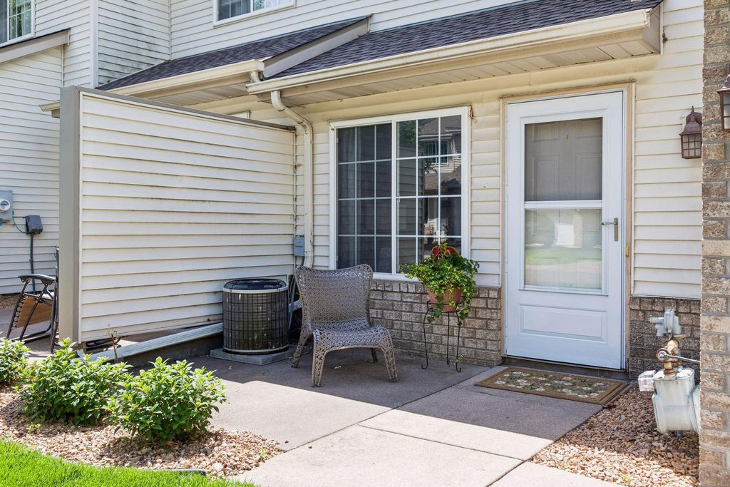 Photo of 7943 Forest Boulevard #I, Woodbury, MN 55125 (MLS # 7087403)