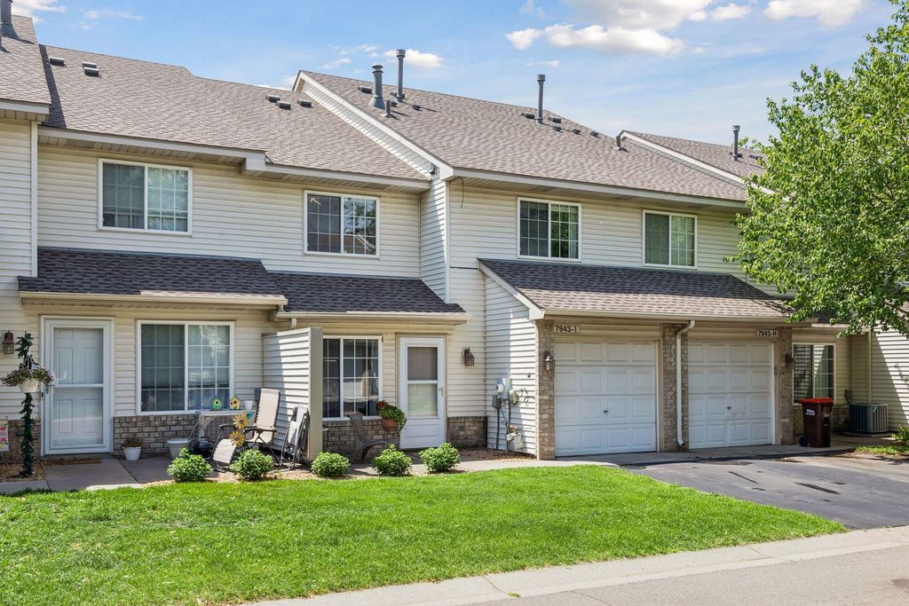 Photo of 7943 Forest Boulevard #I, Woodbury, MN 55125 (MLS # 7087403)