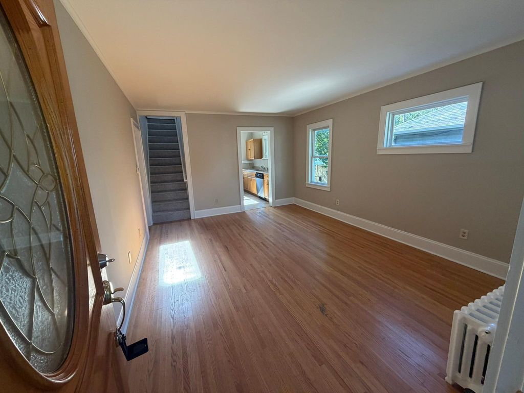 Photo of 1162 Lawson Avenue E, Saint Paul, MN 55106 (MLS # 6803699)