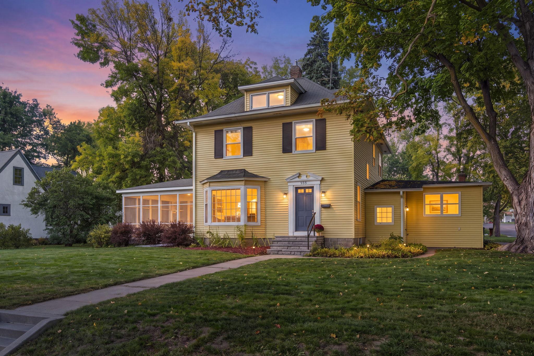 309 Division Street E