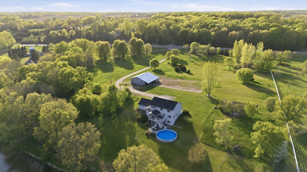 Photo of 550 Jansen Avenue SE, Buffalo, MN 55313 (MLS # 7002516)