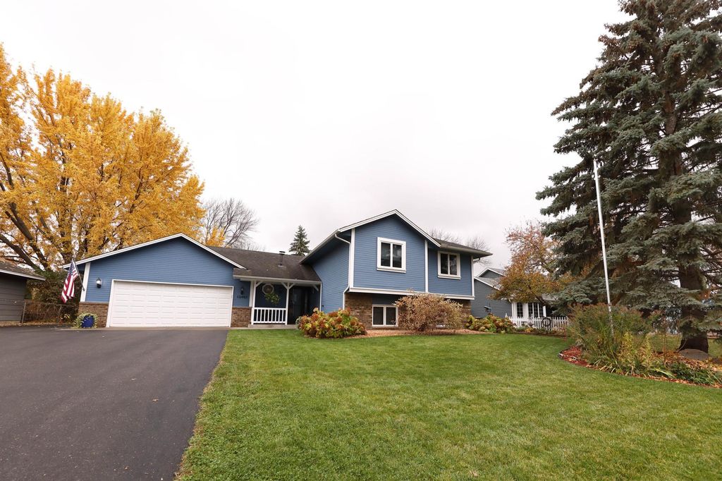 Photo of 12465 90th Place N, Maple Grove, MN 55369 (MLS # 7050965)