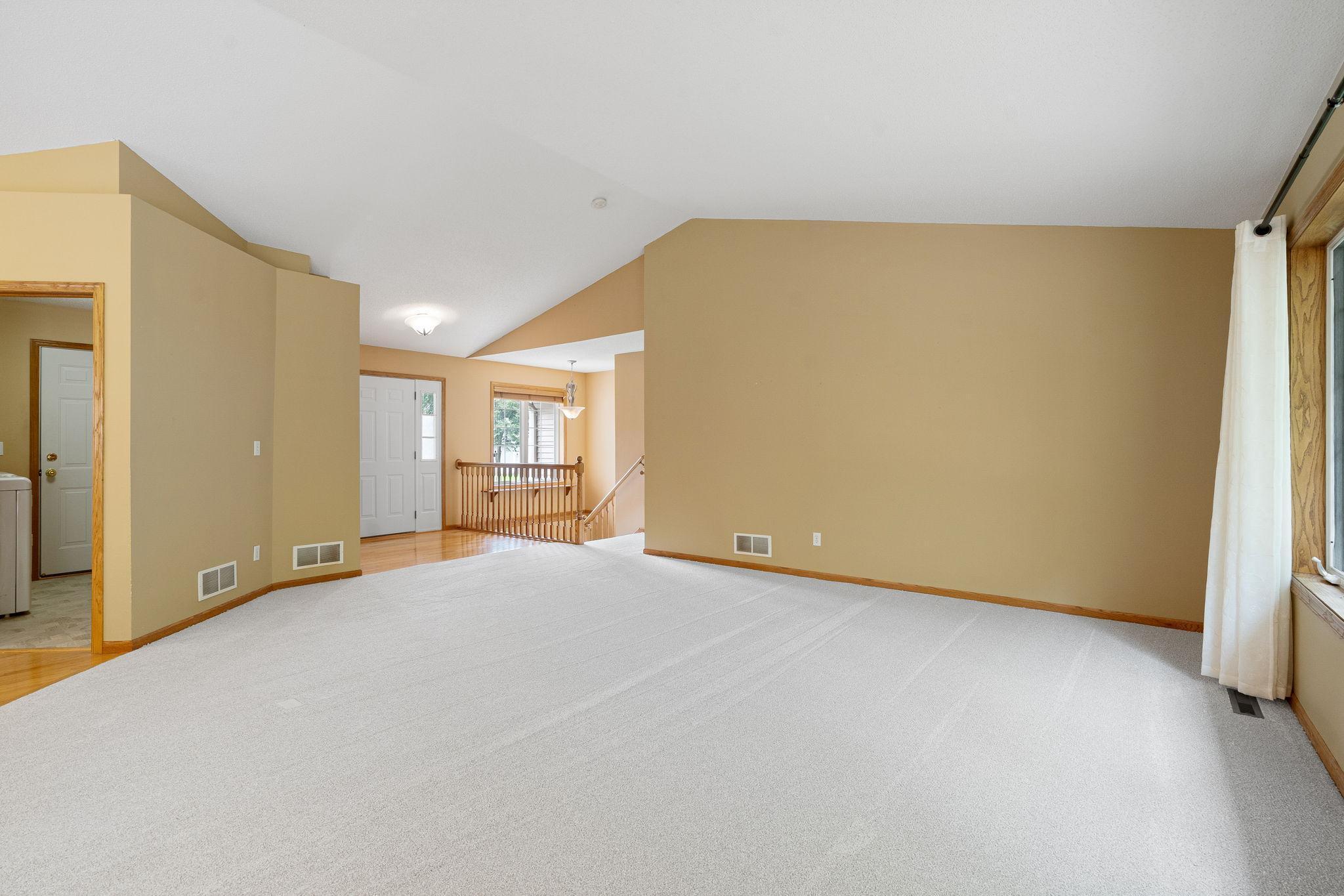 Owatonna, Minnesota 55060, United States, 3 Bedrooms Bedrooms, ,3 BathroomsBathrooms,Residential,Coming Soon,191764