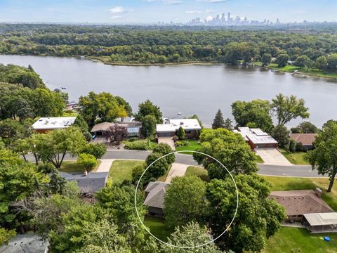 1201 Angelo Drive Golden Valley MN 55422