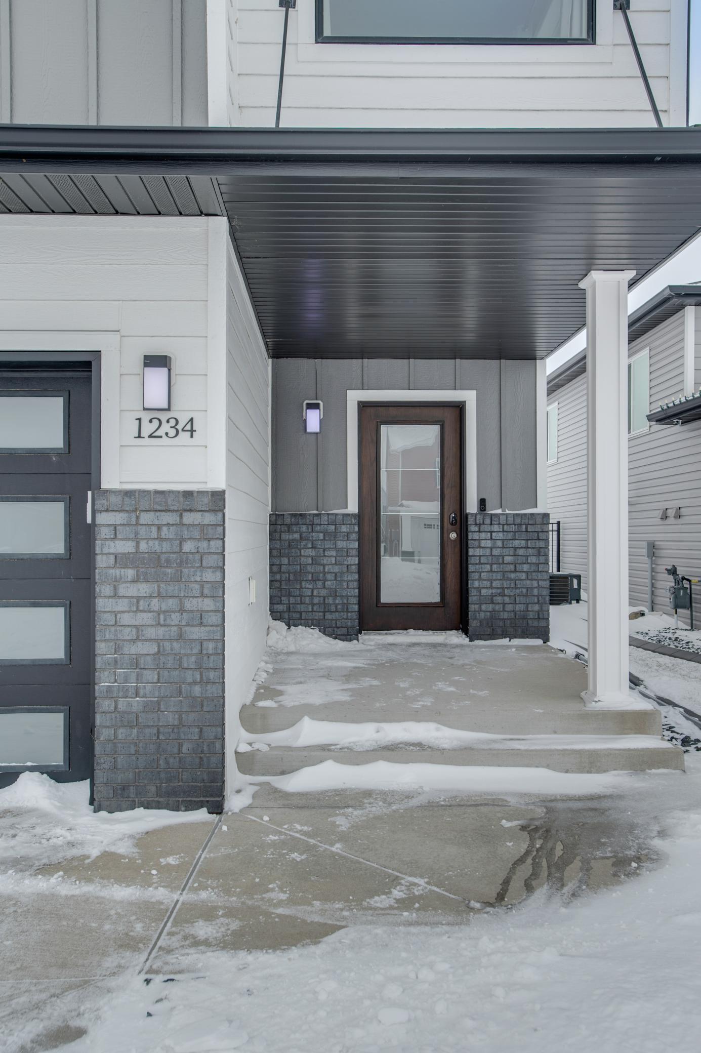 1234 Highland Lane W