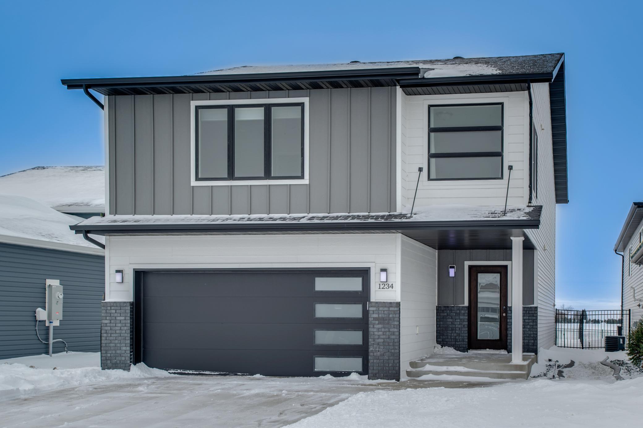 1234 Highland Lane W