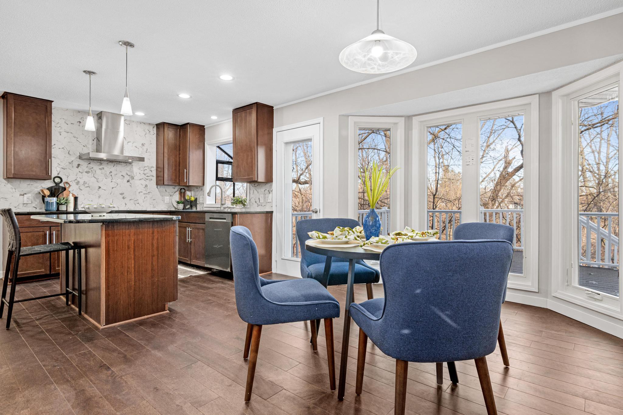 6981 Edgebrook Place