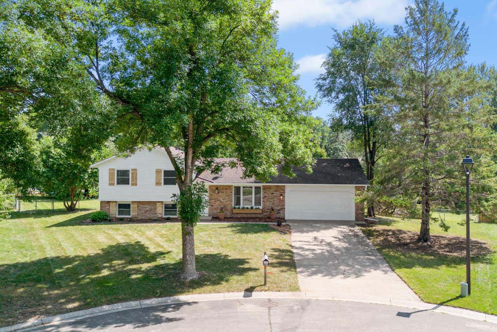 Photo of 7541 Immanuel Avenue Court S, Cottage Grove, MN 55016 (MLS # 7115206)