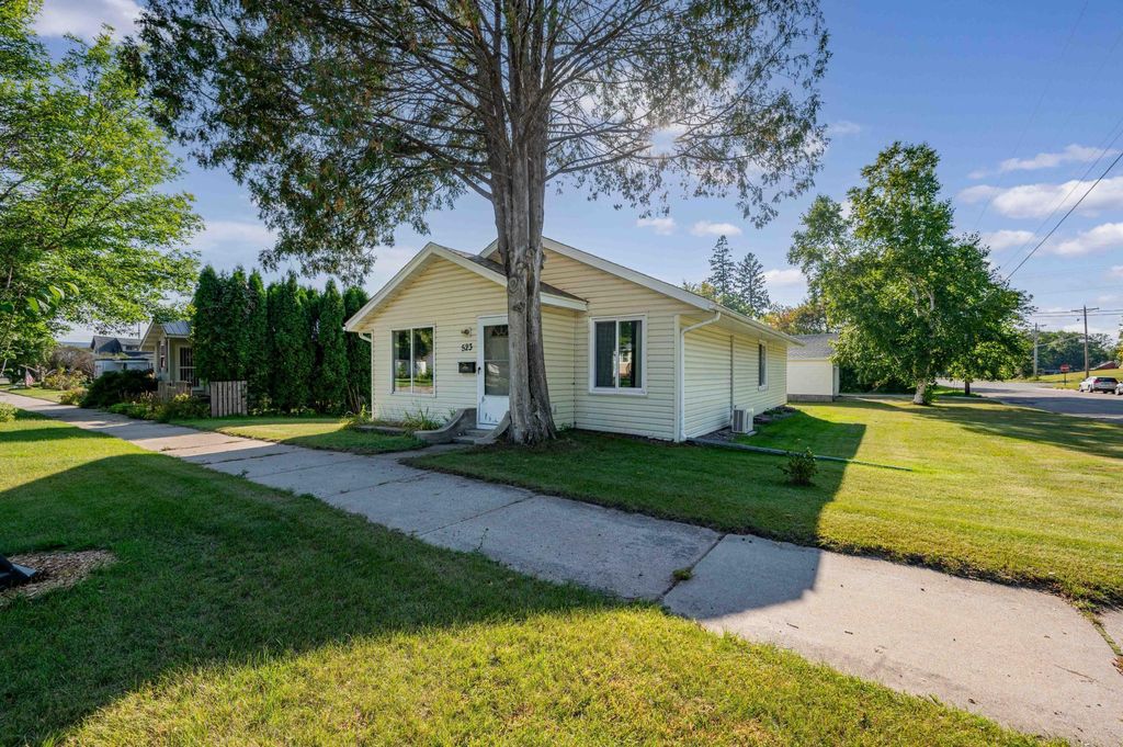 Photo of 523 NW 6th Avenue, Grand Rapids, MN 55744 (MLS # 7049253)