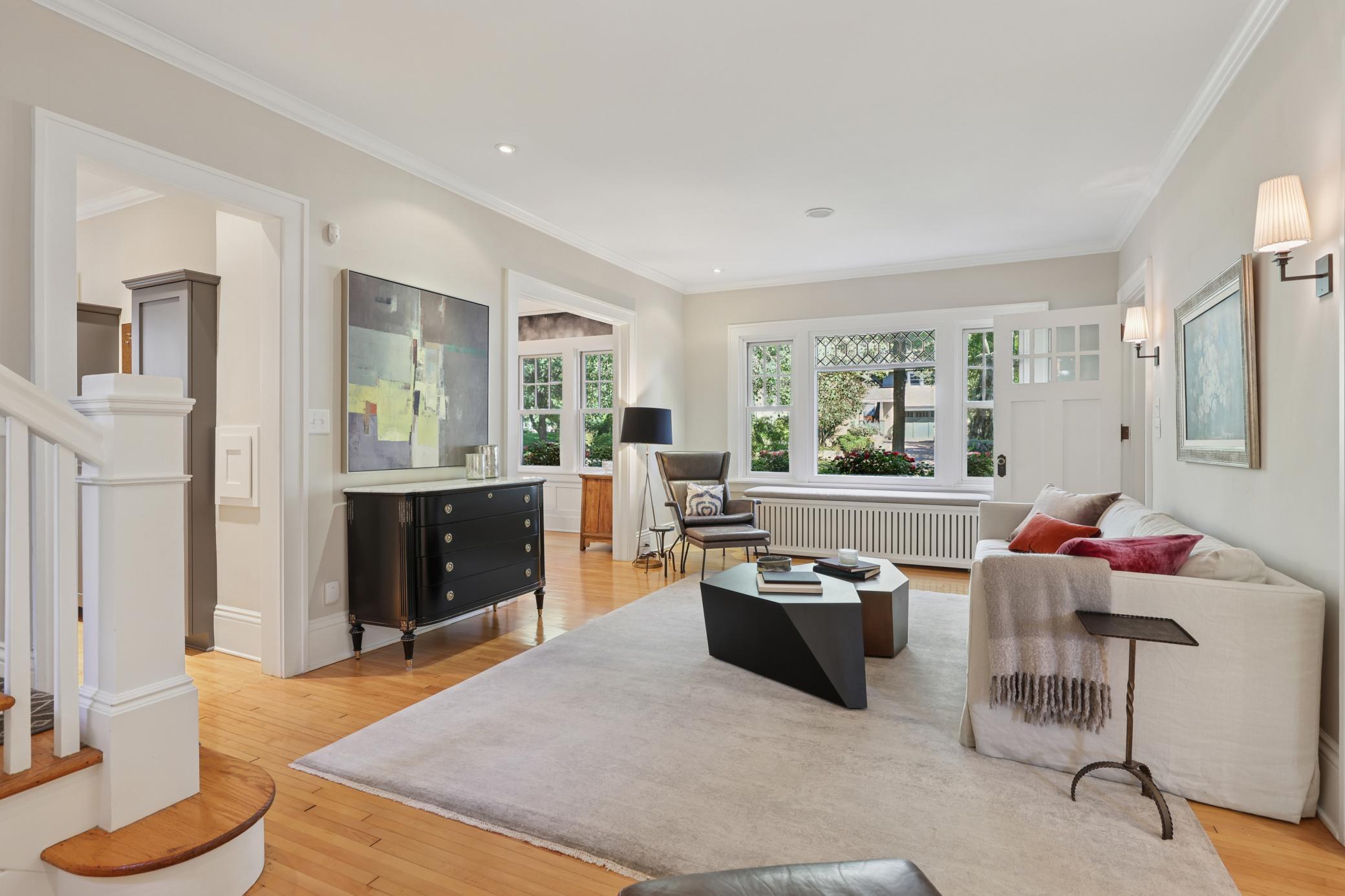 4916 Fremont Avenue S