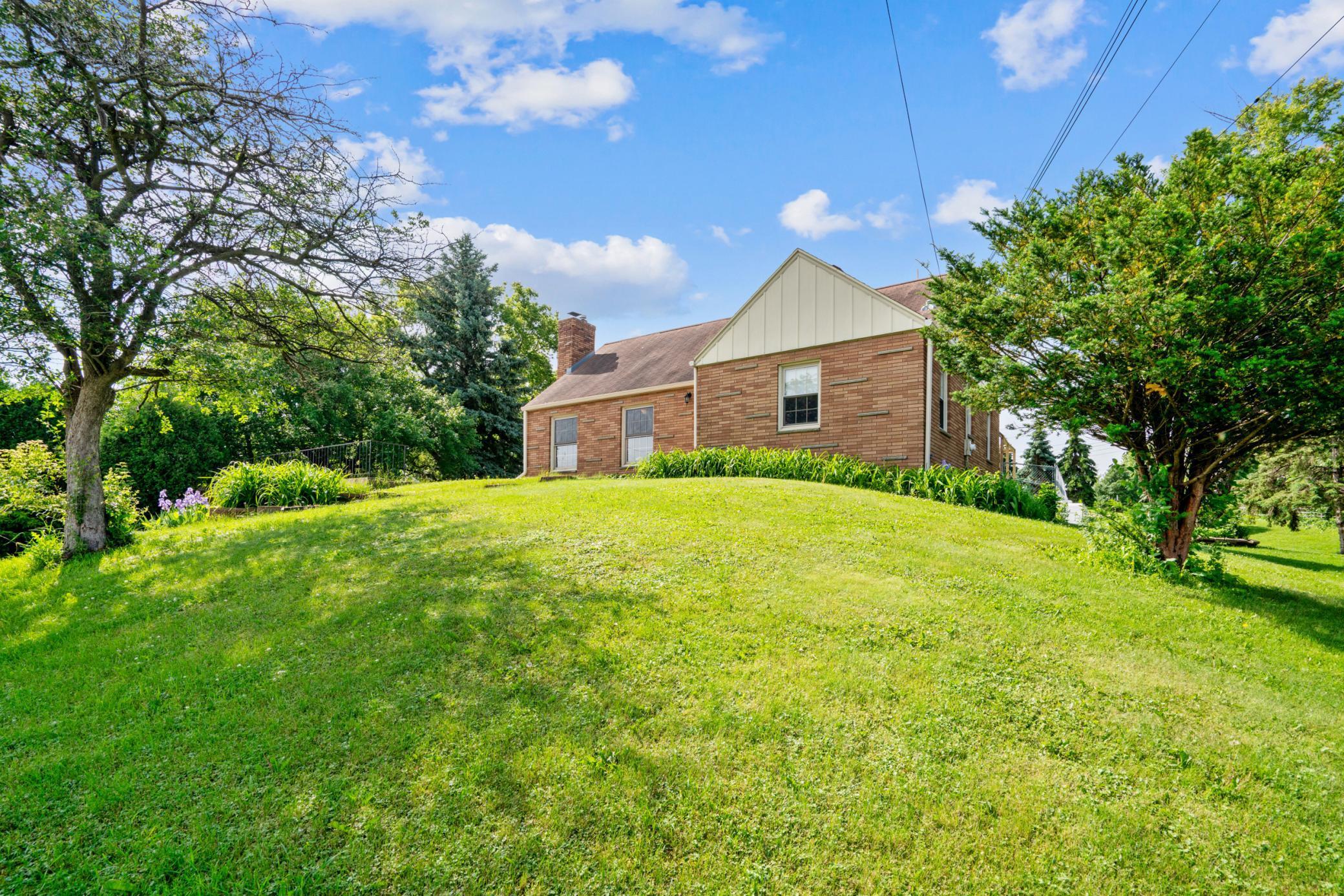 1272 County Road D Circle E