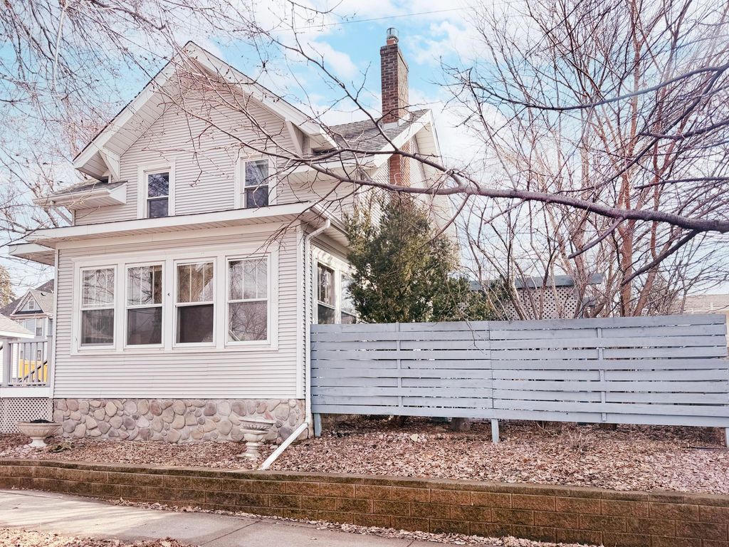 Photo of 138 Moore Street, Saint Paul, MN 55104 (MLS # 7015817)