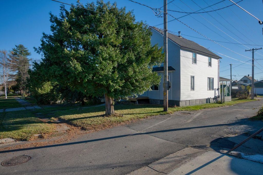 Photo of 101 E Minnesota Avenue, Gilbert, MN 55741 (MLS # 6810103)