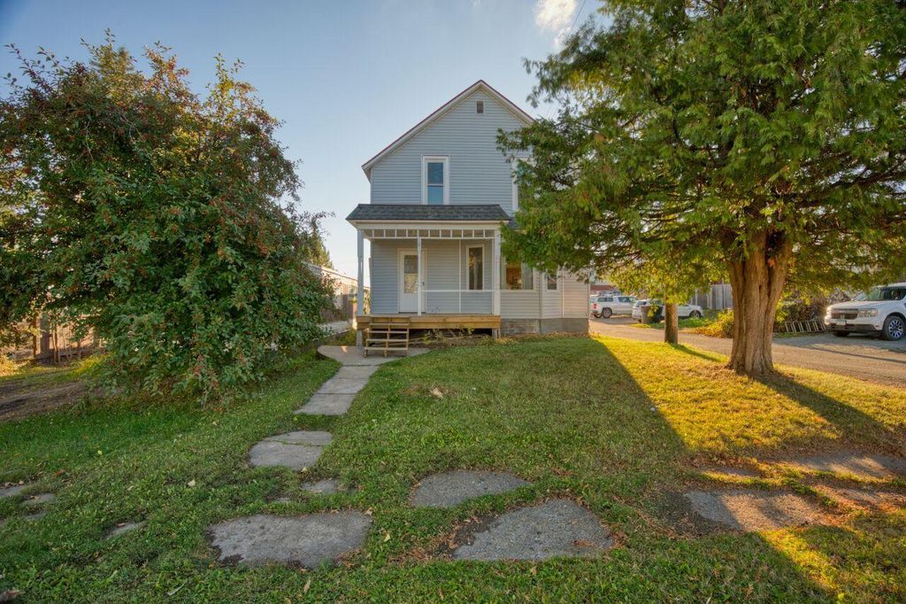 Photo of 101 E Minnesota Avenue, Gilbert, MN 55741 (MLS # 6810103)