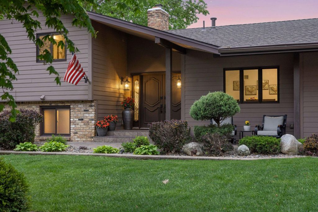 Photo of 10110 Oak Shore Drive, Lakeville, MN 55044 (MLS # 7078678)