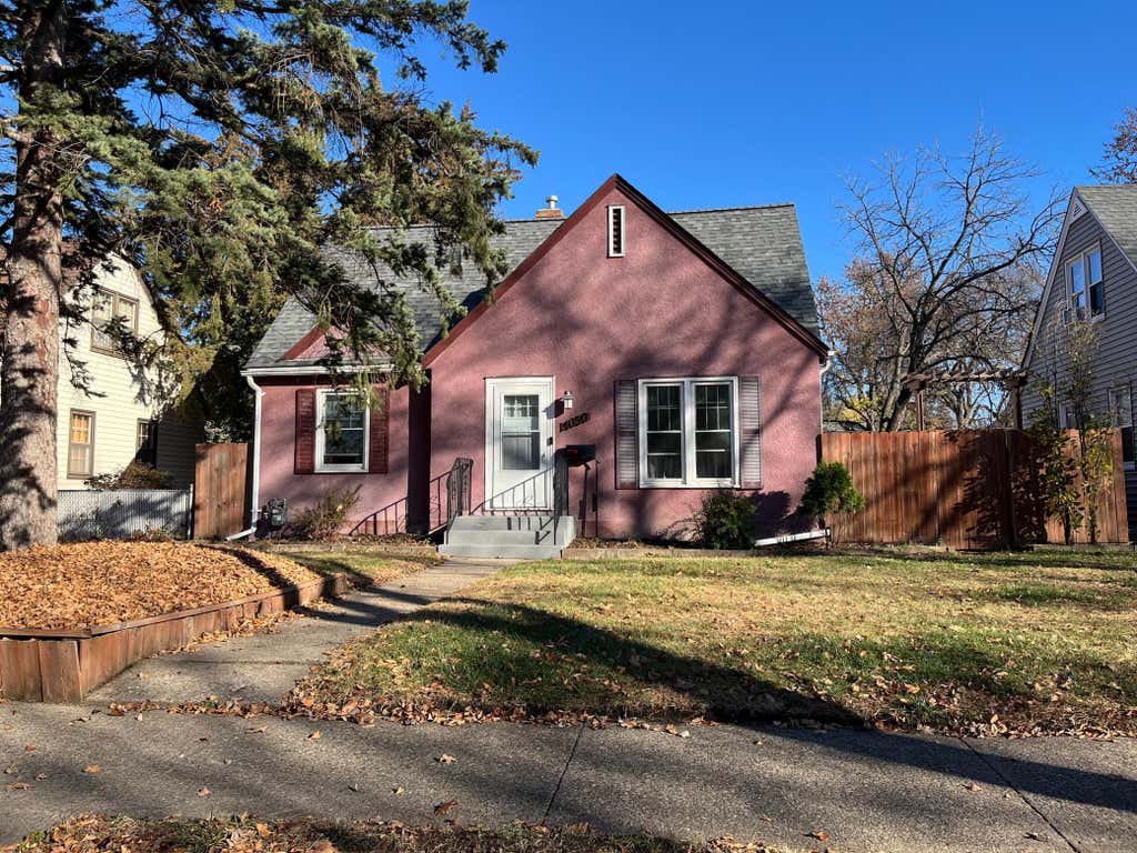 Photo of 4050 Regent Avenue N, Robbinsdale, MN 55422 (MLS # 7127973)