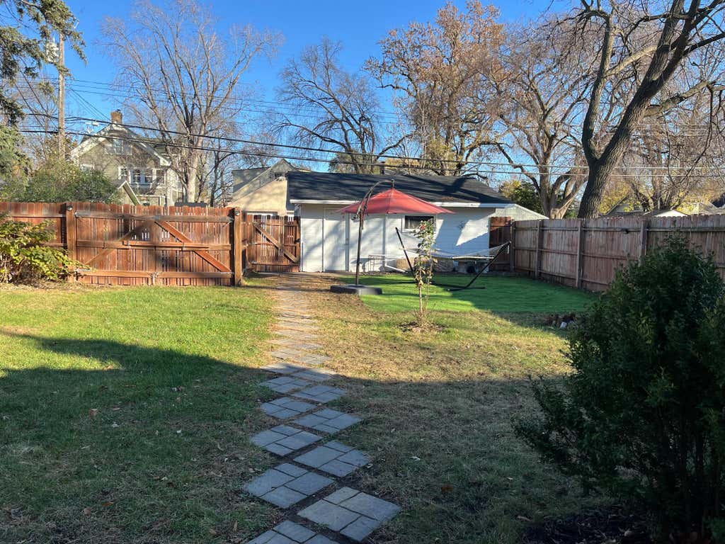 Photo of 4050 Regent Avenue N, Robbinsdale, MN 55422 (MLS # 7127973)