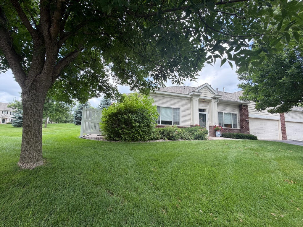 Photo of 2014 Stahlke Way, Chaska, MN 55318 (MLS # 7100924)