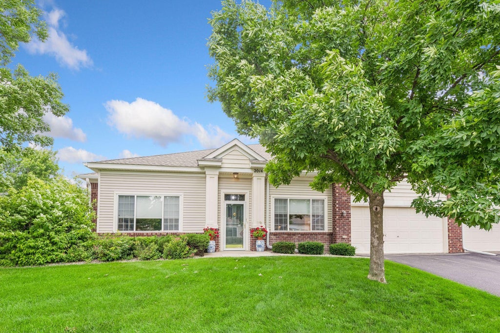 Photo of 2014 Stahlke Way, Chaska, MN 55318 (MLS # 7100924)