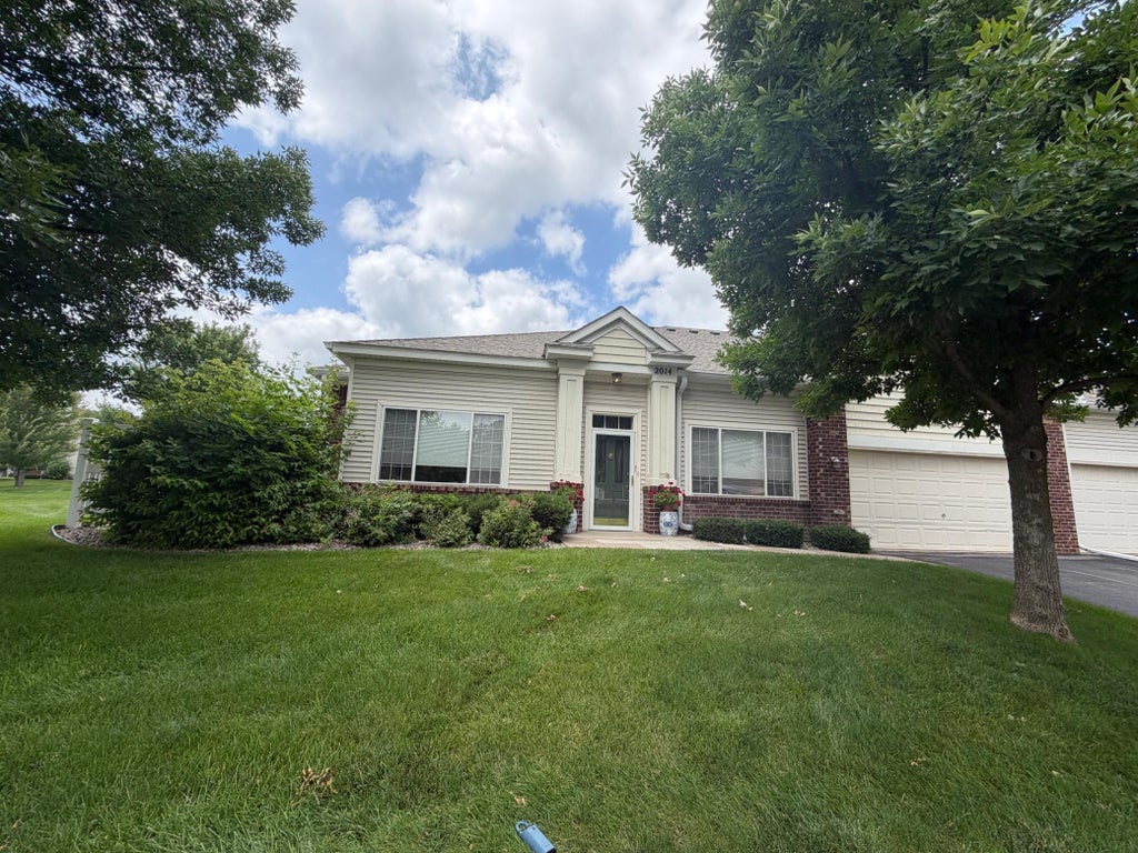 Photo of 2014 Stahlke Way, Chaska, MN 55318 (MLS # 7100924)