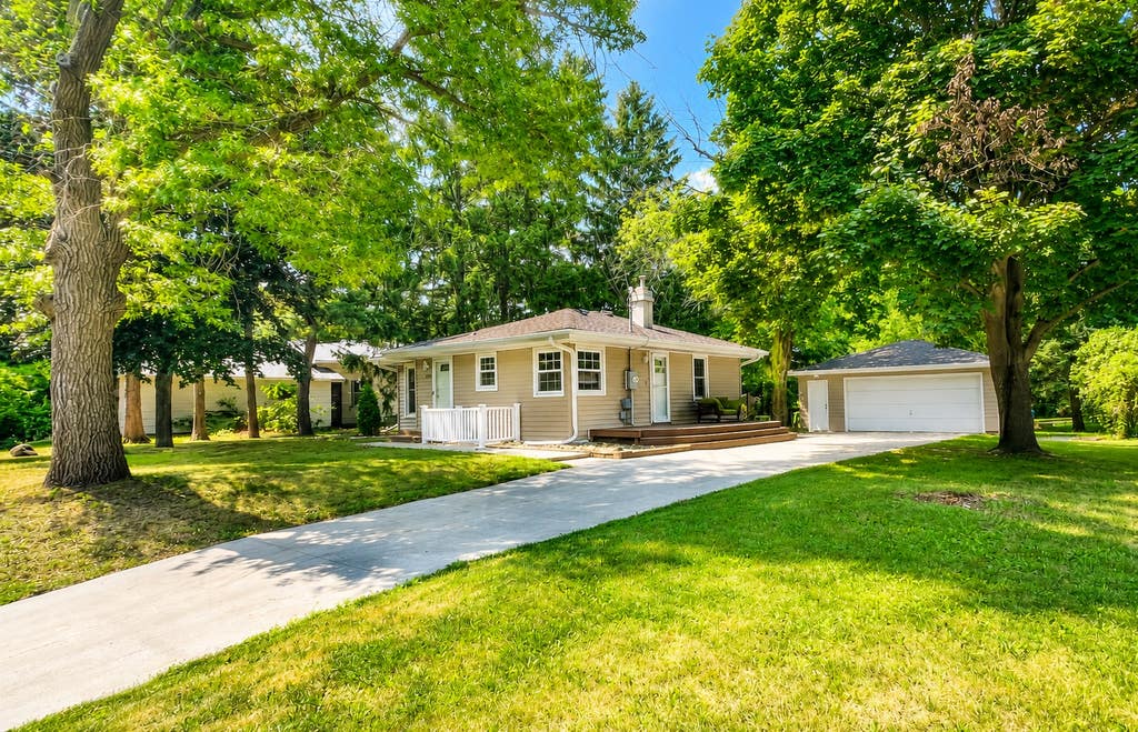 Photo of 1005 3rd Street N, Sauk Rapids, MN 56379 (MLS # 7117087)