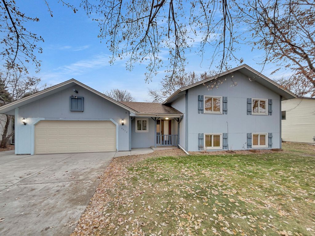 Photo of 8232 Sumter Avenue N, Brooklyn Park, MN 55445 (MLS # 6820962)