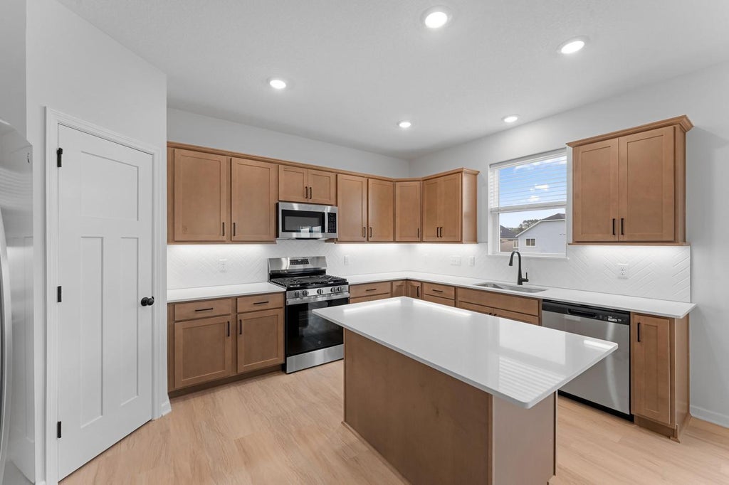 Photo of 6431 Jarvis Avenue, Cottage Grove, MN 55016 (MLS # 7154939)