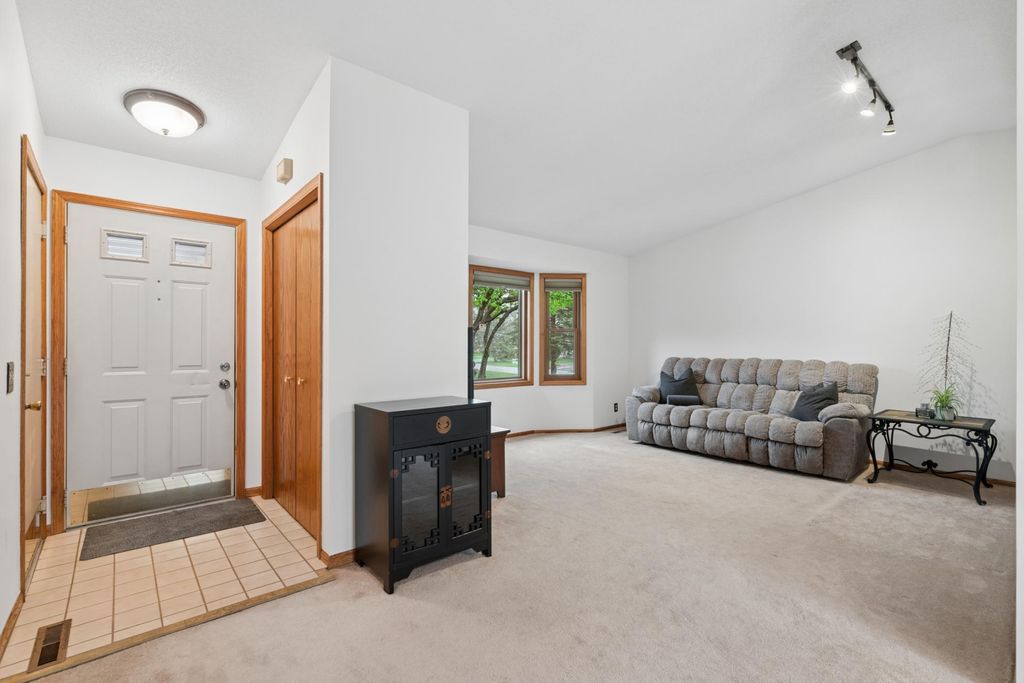 Photo of 2118 Hale Avenue N, Oakdale, MN 55128 (MLS # 7045210)