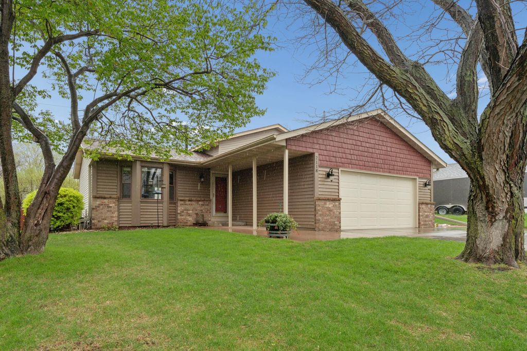 Photo of 2118 Hale Avenue N, Oakdale, MN 55128 (MLS # 7045210)