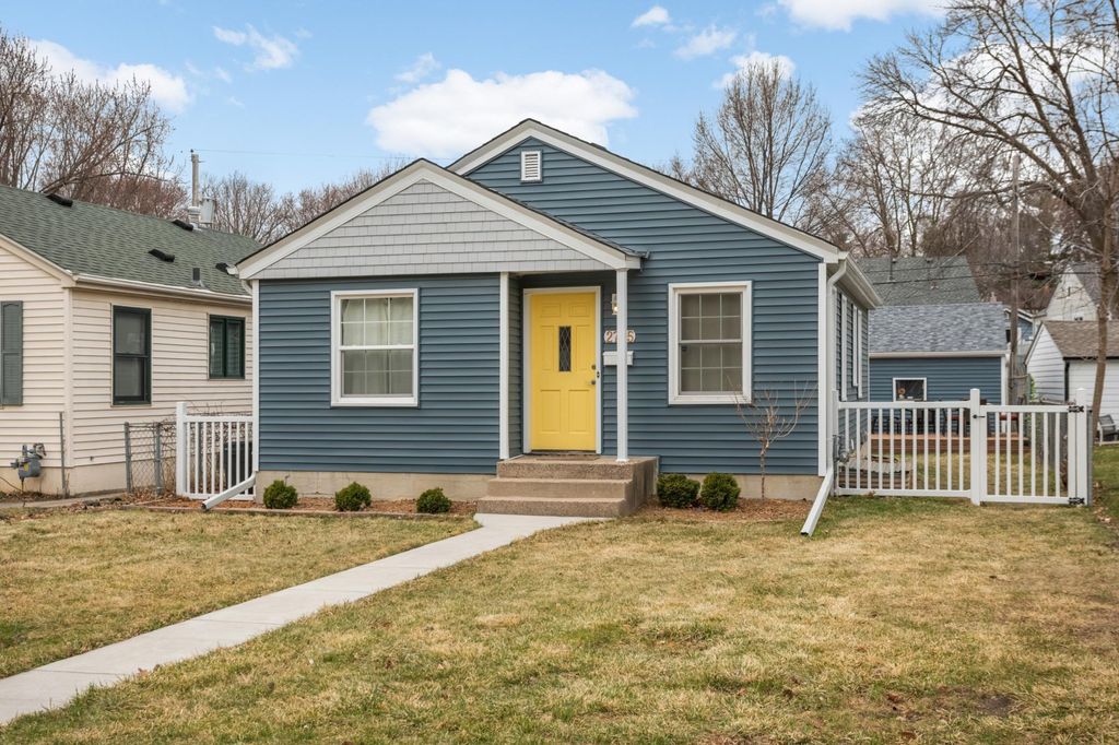 Photo of 2735 Mcnair Drive N, Robbinsdale, MN 55422 (MLS # 7042827)