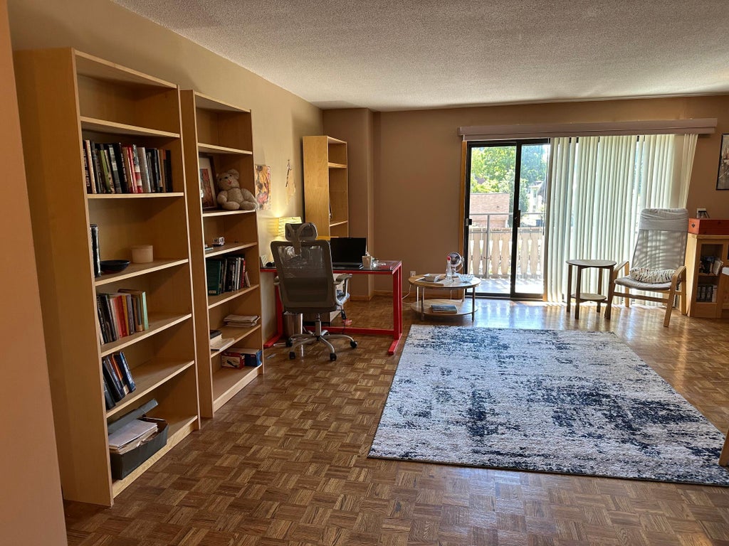 Photo of 410 Groveland Avenue #305, Minneapolis, MN 55403 (MLS # 7045142)