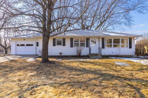 8136 Quamoclit Victoria MN 55386