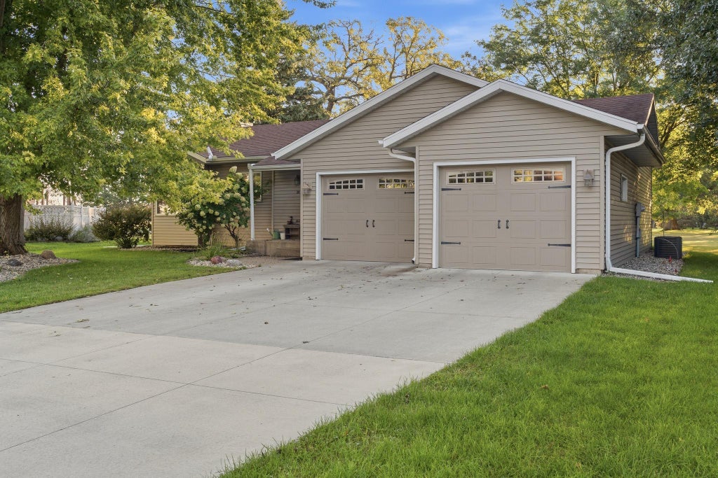 Photo of 14 Renann Court, North Mankato, MN 56003 (MLS # 7147639)