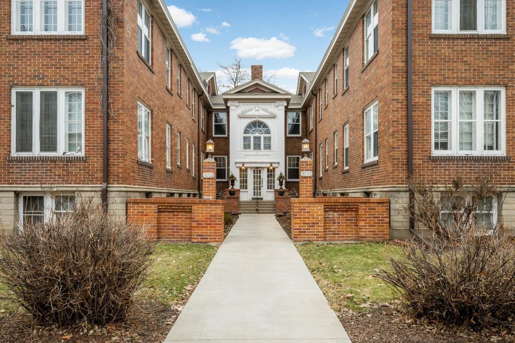 Photo of 3909 Aldrich Avenue S #5, Minneapolis, MN 55409 (MLS # 7049736)