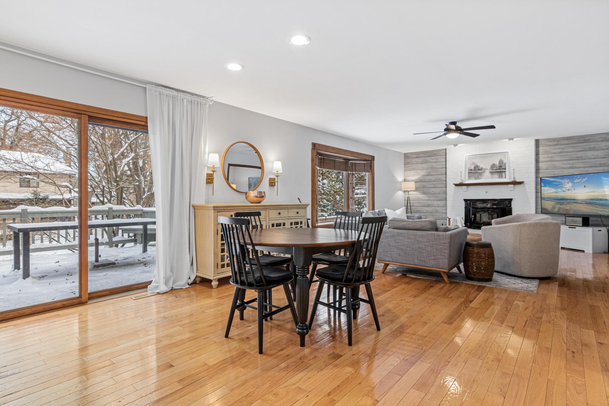 5816 Oxford Street N