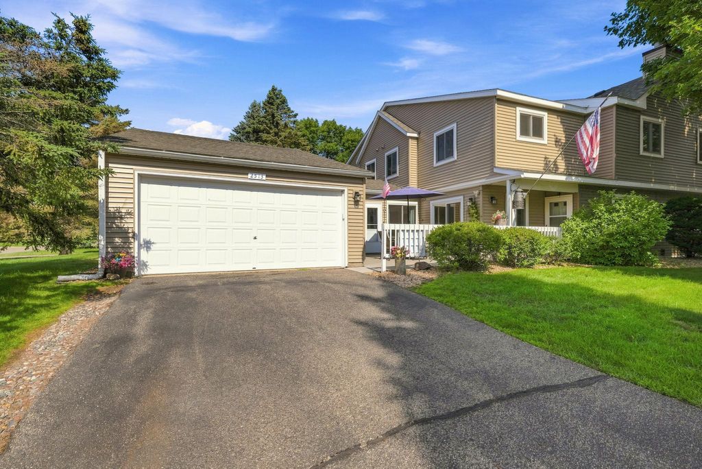 Photo of 2513 Wimbledon Place, Woodbury, MN 55125 (MLS # 7105904)