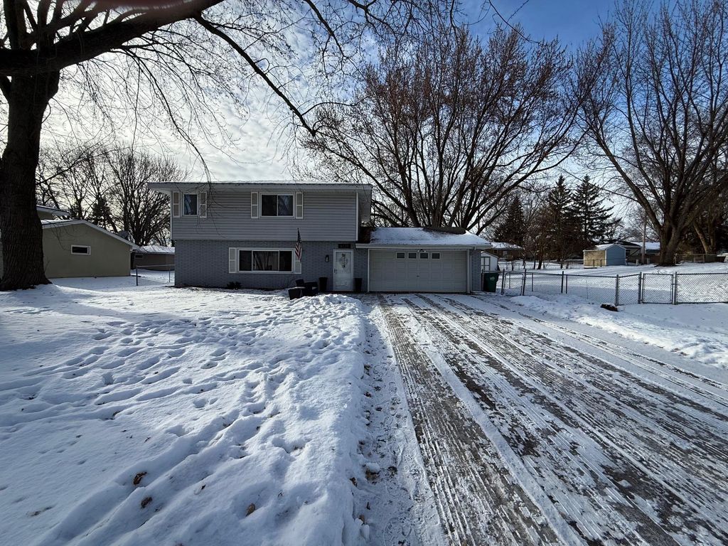 Photo of 6739 Yucca Lane N, Maple Grove, MN 55311 (MLS # 7007857)