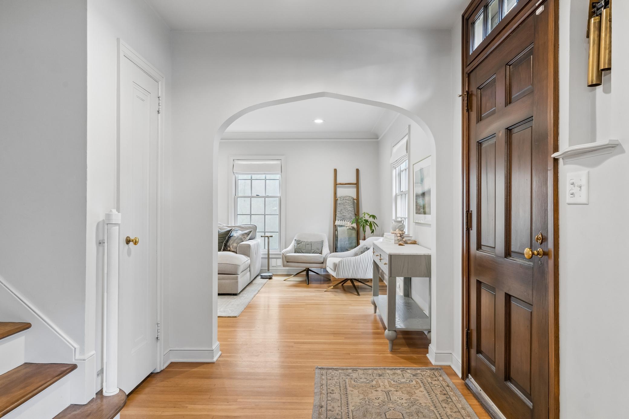 588 Montrose Lane